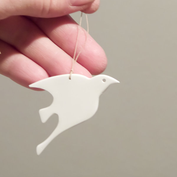 weißer keramischer Anhänger  ▸ kleiner Vogel 1